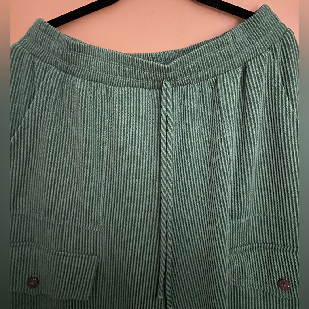 Blumin Apparel Green Wide-Leg Pants. View 3